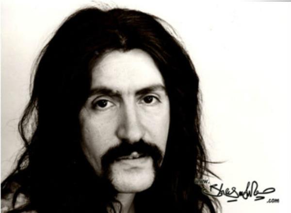 Bar Mano, Hollanda'da geirdii bir kaza yznden duda yarlnca byk brakmaya karar vereli 47 yl oldu.