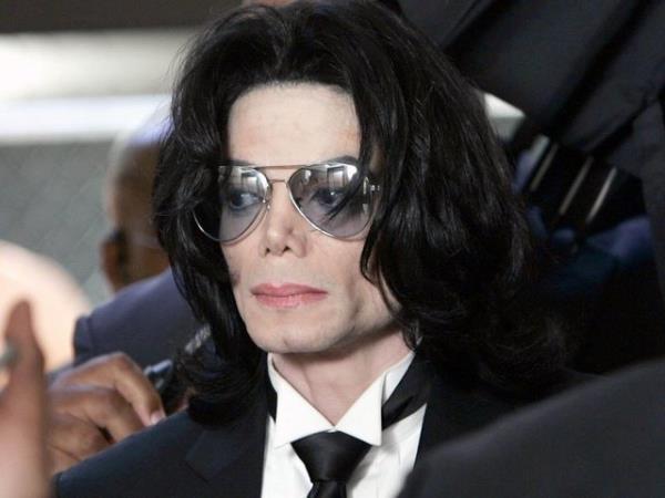 Michael Jackson, dnyann en tannm insan ilan edileli 16 yl oldu.