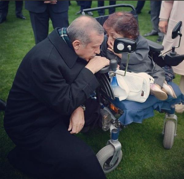 Engelli bir kardeimiz sorununu anlatyor