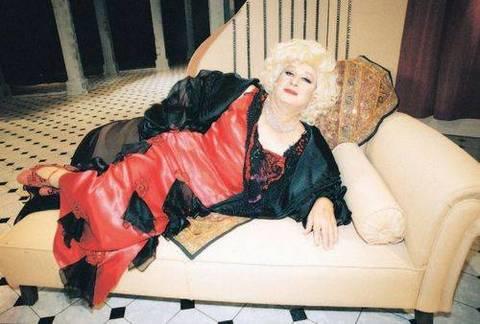 Huysuz Virjin - engelky