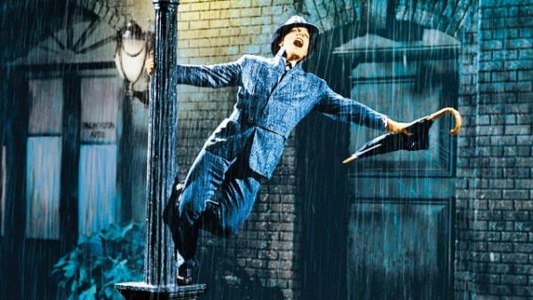 Unutulmaz film Singing in the Rain`den bir bilgi  <br>  Sz konusu filmde yamurun nasl iri iri yadn anmsarsnz, filmde yamur sahnelerinde kullanlan sv aslnda su ve stn karmndan oluuyordu. nk filmde bylesi daha iyi grnyordu. Ancak bu karm Gene Kelly`nin yn kyafetlerinin ekmesine neden olmu.