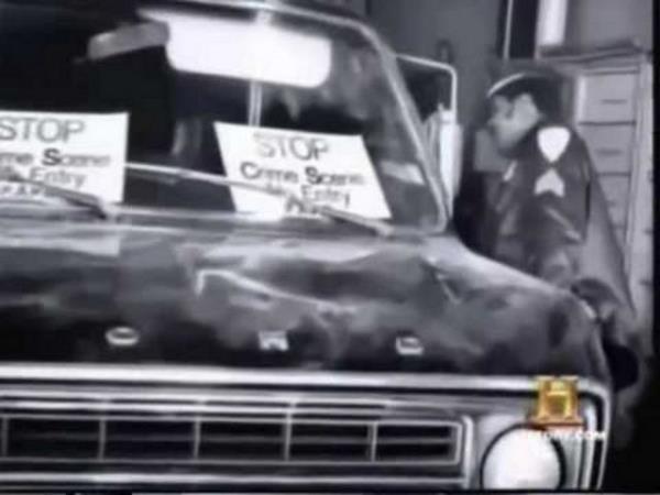 Kargo terminalinin yemekhanesine vardklarnda ieri hmla girip ieri uyar atei atlar. Yemekhanede bulunan personel yere yatnca, tartaklayp kanlar iinde braktklar kargo personeli Whalen ile kargocular tehdit ettiler.