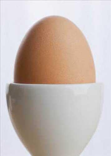 Yumurta sarsnda topaklanmay nlemek iin yumurtaya aada belirtilen miktarlarda tuz veya eker ekleyiniz.  <br>&#8226; Her 1 fincan (250 mL) yumurta iin 2 mL tuz  <br>&#8226; Her 1 fincan (250 mL) yumurta iin 15 mL eker