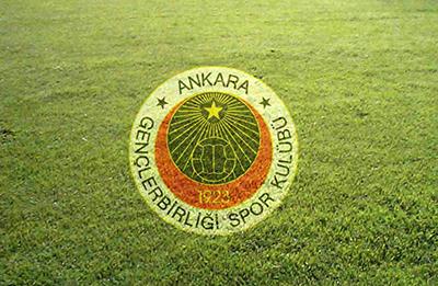 "Krmz gelincik"  <br>  Genlerbirlii`nin simgesi olan "krmz gelincik" ise 1923 ylnda Muallimler Birlii ile Gen Liseliler kulplerinin birleme karar sonrasnda alnyor. Kulplerin birlemesi iin yaplan toplantda, liseli genler Ankara bozkrlarnn nadide ieinden oluan bir buketi Ankara Erkek Lisesi Mdr ve Muallimler Birlii Bakan Mnif Kemal Ak`a sunar. Renk ve dokusu krmz-siyah olan bu gzel iekler, kulbn sembol olarak belirlenir.