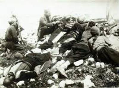 Gaziantepspor`un "ahin"i  <br>  Gaziantepspor`un ambleminde de yer alan ve takmn sembol olan ``ahin`` ise Franszlara kar kentin savunmasnda nemli rol stlenen ahin Bey`den geliyor. Halk tarafndan ``ahin Bey`` olarak bilinen Mehmet Sait, 1911`de Trablusgarp Savalar`na gnll olarak katlr. Balkan Savalar`nda, Birinci Dnya Sava`nda anakkale, Romanya, Filistin cephelerinde savaan ahin Bey, Franszlara kar Antep savunmasn her eyin stnde tutar.