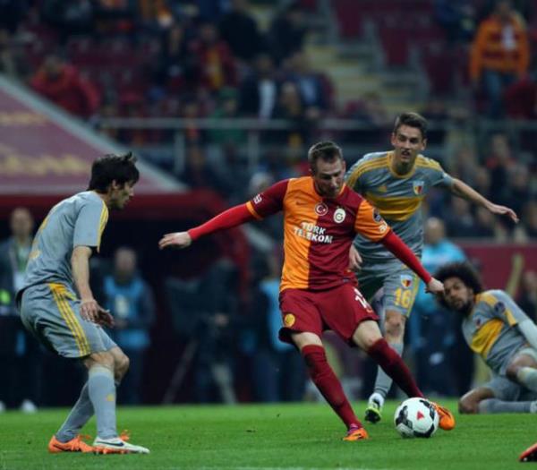 Izet Hajrovic - Ya: 23 - Takm: Werder Bremen (Almanya)