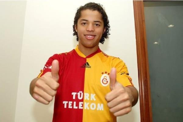 Giovani dos Santos - Ya: 25 - Takm: Villarreal (spanya)