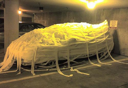 Tuvalet kad saldrsna uram bir araba