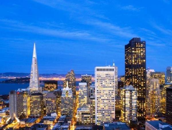 <p><b>24 - San Francisco, Kaliforniya</b></p>     Golden Gate kprs ile nl olan San Francisco, uygun bir ticaret noktas olduundan giderek gelimi. Toplam 68 gkdelene sahip olan ehirde en uzun yap 1972&#8242;de yaplm olan Transamerica Pyramid'dir.