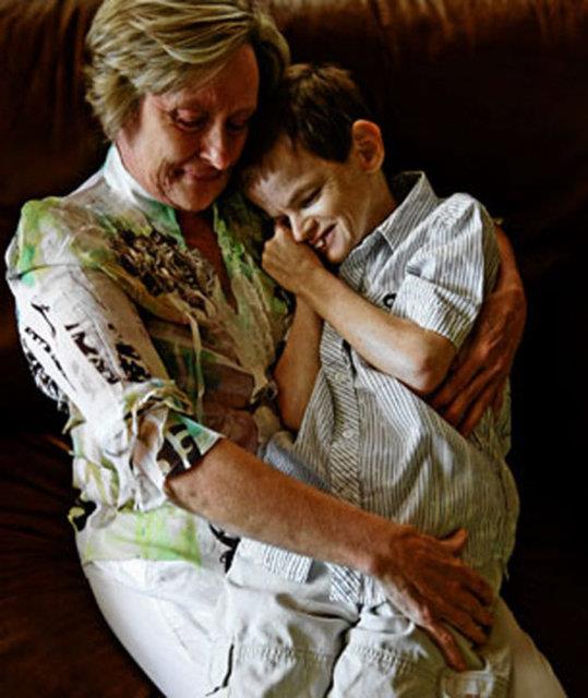 Nick Freeman 10 yanda grnyor ama 40 yanda.