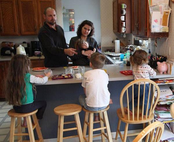Nadir grlen bir sendromun penesindeki hastalar hep bebek ya da hep ocuk kalyor.