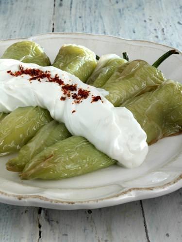 Btn ilenmi yiyecekler kimyasallar, katk maddeleri, yapay tatlandrclar ve koruyucular ierir. Bunlar hem ocuklarda hem yetikinlerde ciddi beyin hasarlarna yol aar.  <br>  Kzarm veya ilenmi gdalar beyin sinirlerini zedeler. Baz yalar ise dierlerine gre daha zararldr. Doadaki en toksik ve tehlikeli kzartma yann ise ayiek ya olduu tespit edilmitir.