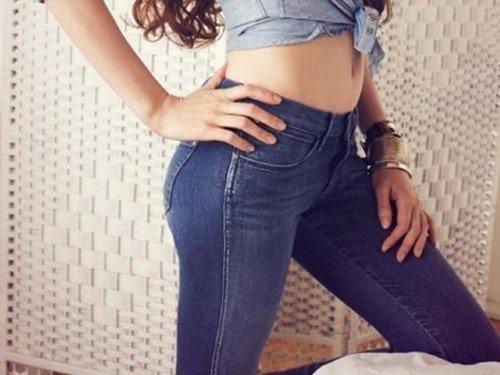 Fermuarl giyeceklerinizi amar makinesine koymadan nce kapal olup olmadn kontrol edin. Aksa zedelenebilirler.