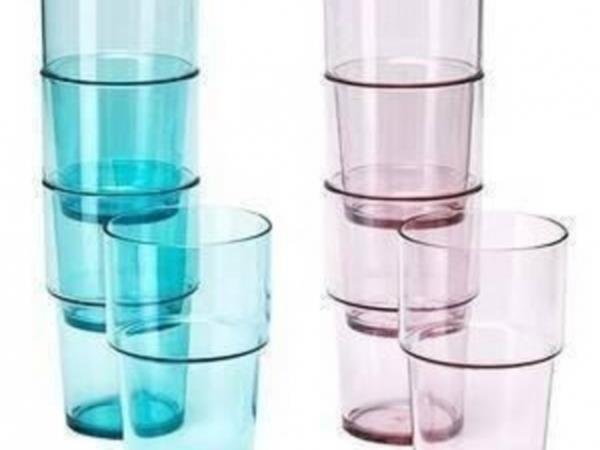 st ste koyduunuz bardaklar yapp kmyorsa bir leenin ierisine koyun. stteki bardan ierisine buz koyup leenin ierisine yava yava scak su koyun. Bardaklarn kolayca ktn greceksiniz.