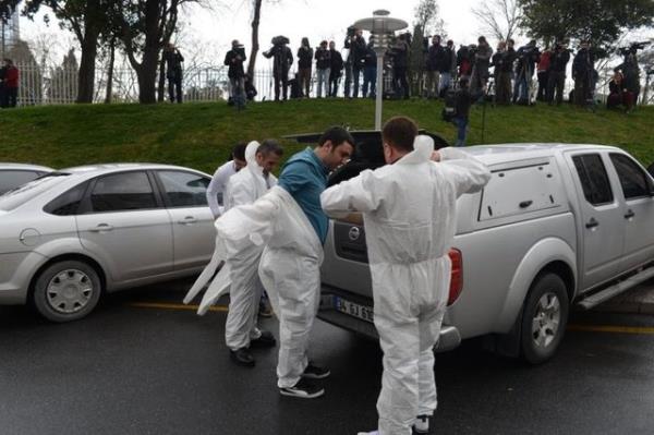 14.00 Eylemciler sosyal medya zerinden ses kaytlarn paylamaya balad. Adliye nnde, Olay Yeri nceleme ve evik Kuvvet ube mdrlkleri ile itfaiye ve salk ekipleri gn boyu hazr bekletildi.