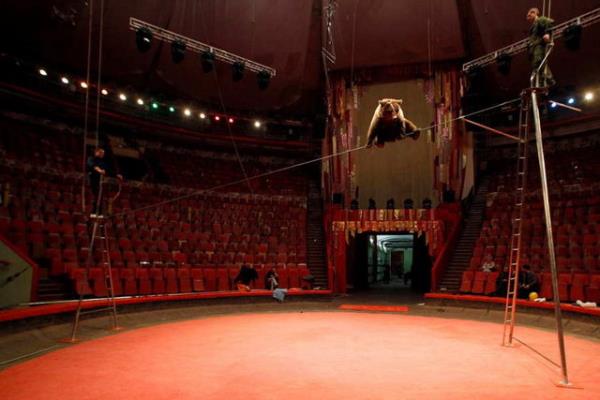 11 yandaki ay Masha, Petersburg taki sirk provas srasnda gergin ipte yrme tekniini uygularken.