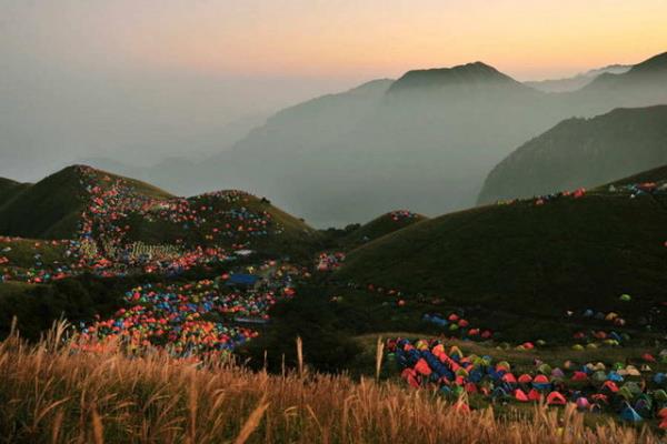 5.000 'den fazla kamp, 2013 ylnda Jiangxi eyaletinde Uluslararas kamp Festivali'ne katldlar.