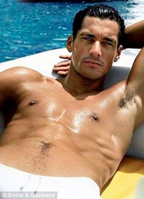 Yazar son olarak akam yemeinde ise patates ve et yediini aklad.