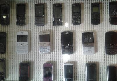 Fiziksel grnm<br>    Telefonun iine herhangi bir sv katysa, onun yavaa bozulmasna neden olabilir.