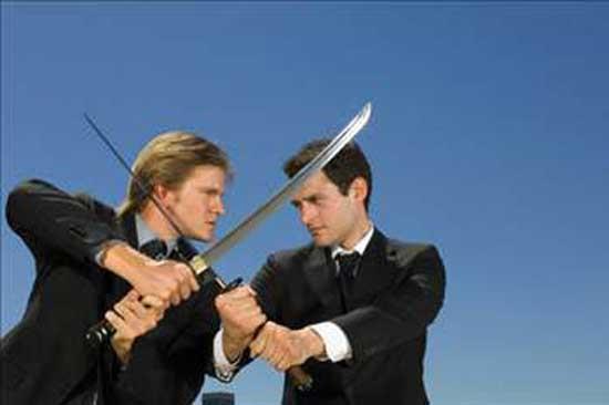 33. Mmin kardeinle mnakaa etme, onun houna gitmeyecek akalar yapma ve ona yerine getirmeyecein bir sz verme.