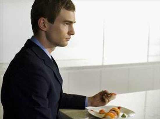 26. Kim bir oruluyu iftar ettirirse, kendisine onun kadar sevap yazlr. stelik bu sebeple orulunun sevabndan hibir eksilme olmaz.