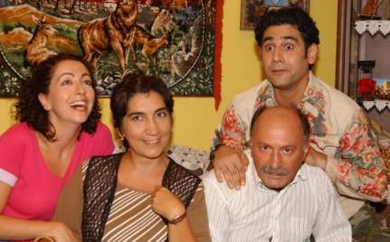 SIDIKA SAKA GLDRD VE DNDRD<br>  Avrupa Yakas'nda Makbule, Yalan Dnya'da Glistan karakterini canlandran Hasibe Eren daha nce Sdka olarak hafzalarda yer etmiti.