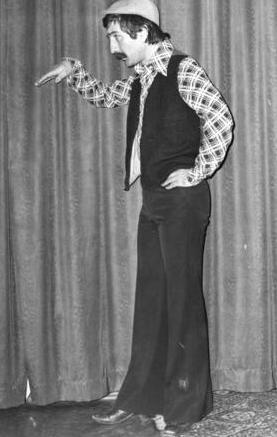 HERKES ONU AL UYANIK OLARAK TANIDI<br>  Usta oyuncu Ali Poyrazolu, 1970'lerde Ali Uyank olarak tannmt.