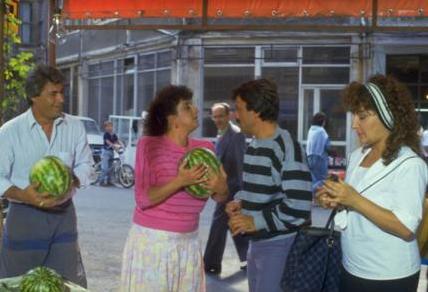 Dizinin btn karakterleri bal bana ilgi ekiciydi. Ama dizinin odak noktasnda evket Altu'un oynad akir ile Perran Kutman'n oynad Perihan Abla'yd.