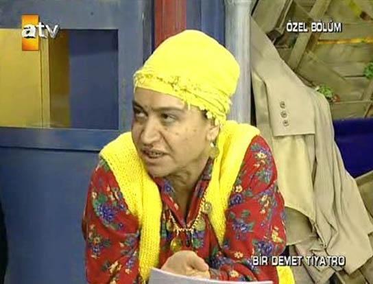 Kocas Numan ile bir trl hayal ettii hayat yaayamayan Feritah'n kalemi glyd ve Mkremin'in 'adeleleri'yle ilgili fantezilerini anlatt bir ok yk yazyordu. Feritah karakterine Demet Akba canlandrd.