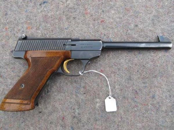 Listedeki dier silahlardan farkl olarak bu tabancay nl yapan ey, ldrd kii deil, tetii eken katil.