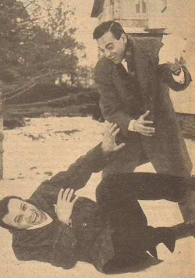 Sadri Als&#807;k ve Ayhan Is&#807;k ,Kadko&#776;y`de kartopu oynarken.