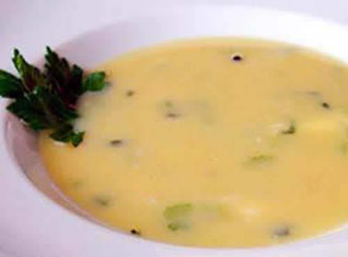 Kereviz orbas: Olduka besleyici bir sebze olan kereviz A, B ve C vitaminleri ile bata fosfor olmak zere inko, bakr, mangan ve selenyum minerallerini ierir. Besin deeri ve faydas bakmndan Allah'n bir ltf olan bu bitki pek ok hastala iyi gelir. Uyarcdr. Kandaki stresi hormonlarn azaltr ve sinir yorgunluunu giderir. Vcudu kuvvetlendirir. Cinsel gc ve istei arttrr, iktidarszl giderir. tah acdr. Az kokusunu giderir. ksr keser.