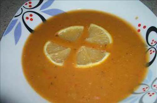 Mercimek orbas: Mercimek krmz tanelileriyle yaplan orbasn severek itiimiz; yeil taneleriyle hazrlanan salata yemek ve kftesini aaaifle yediimiz doal protein kayna mercimek bitkisi Baklagiller'dendir. Yukarda grld gibi yksek oranl besin deerleri olan mercimek bu zelliinin yan sra;