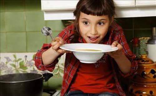 Sofralarmzdan hi eksik olmayan, Trk mutfann balca yemeklerinden orbalar, kansere, sindirime, kolesterole ve bunun gibi binbir derde are olduunu biliyor musunuz? te sofralarn sultan orbalarn faydalar...