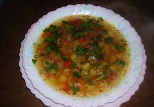 Kfteli Sebze orbas: Kfteli sebze orbasnn iinde yer alan patates ve havu vitamin bakmnda ok zengin... Bol miktarda C ve B vitaminleri ile potasyum ve kalsiyum ieren patates, protein, bakr, demir ve fosfor da ierir. Bol miktarda A vitamini barndran havu ise B, C, D ve E vitaminleri asndan da olduka zengindir. Ayrca karoten, eker ve fosfor ihtiva eder.