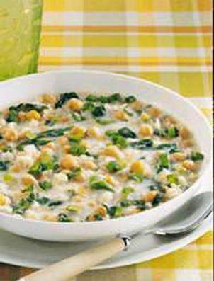 Vcudu kuvvetlendirir. Beyinsel ve zihinsel yorgunluu giderir. tah aar. Mideyi kuvvetlendirir, barsaklar yumuatr ve bol idrar sktrr. Anne stn arttrr. Vcuttaki damarlar aar. Cinsel istei ve gc arttrr. Sesi aar ve ksr keser. Gs kanserine kar koruyucudur. Vcutta fazla su toplanmasn nler. strojen hormonunu dengeleyici etkisi ile zellikle menopoz dneminde faydaldr.