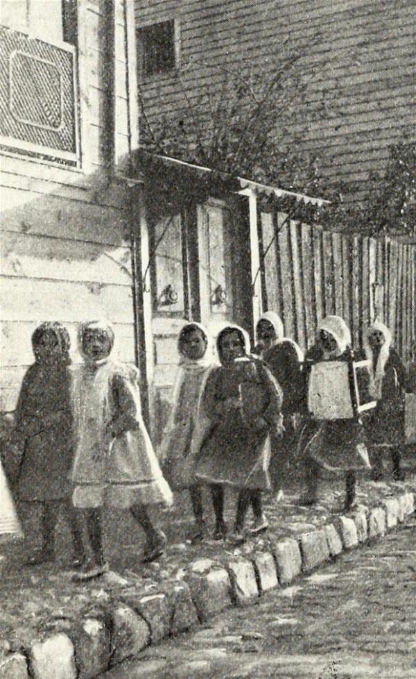 Osmanl Kz ocuklar Okul Dnnde