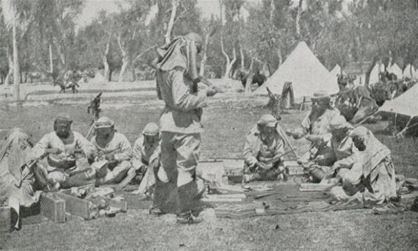 Osmanl 4.Ordu Arap Askerleri Makinal Tfek Bakm, 1.D.S.