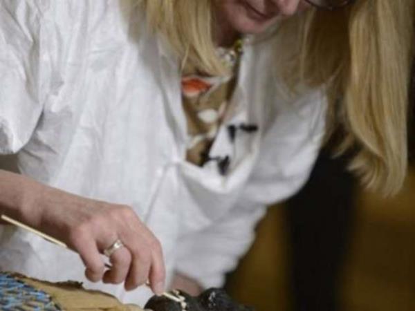 Cesedi korumak iin ona zel bir uygulama yapp yapmadklarn bilmiyoruz.