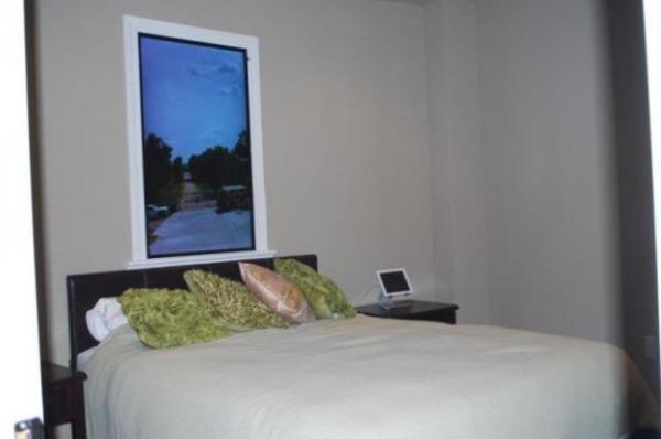 Felaket senaryolar iin hazrlk yapan mterilerinin gvenli bir barnak aray ierisinde olduunu syleyen 55 yandaki Hall,