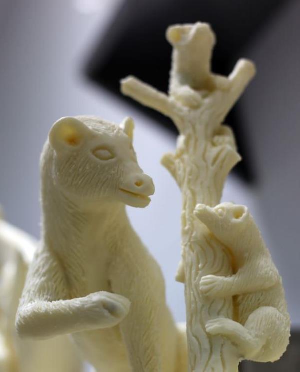 stanbul'da dzenlenen Gastronomi Festivali'nde ikolatadan yapt film makinesiyle altn madalya kazandklarn anmsatan Keskin, yaptklar almalarla birok Avrupa dereceleri kazandklarn kaydetti.