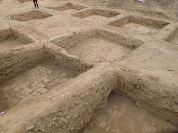 almalara Merv'de yzey aratrmas yaparak baladklarn anlatan Eravar, Sultan'n kabrinin nerede olduuna dair Ortaa kaynaklarn incelediklerini bildirdi.