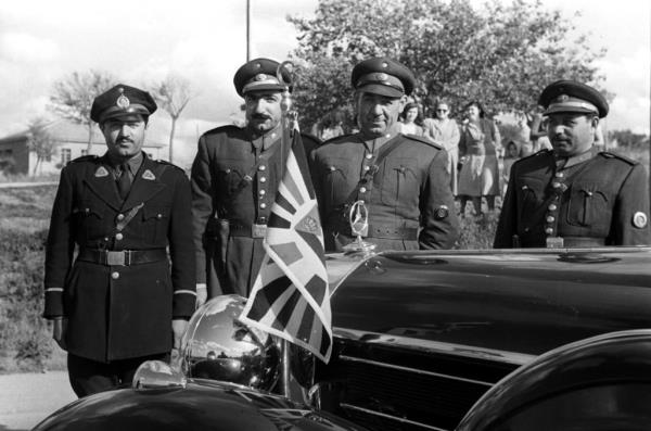 Resmi bir ziyaret amacyla Trkiye'ye gelen rdn Kral'nn Ankara'da korumaln yapan polisler.