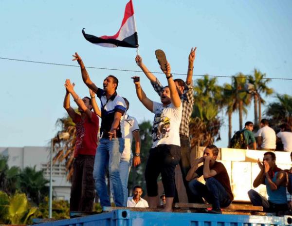 Msr'da halk birbirine girdi