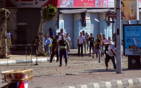 Msr'n skenderiye kentinde, darbe kart gstericiler ile darbe destekileri arasnda kan atmalarda lenlerin saysnn 5'e ykseldii, 146 kiinin yaraland bildirildi.