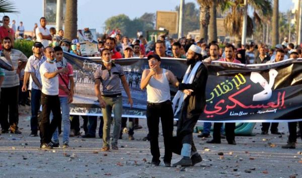 Msr'da halk birbirine girdi