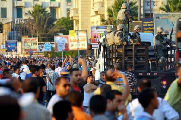 Msr'da halk birbirine girdi