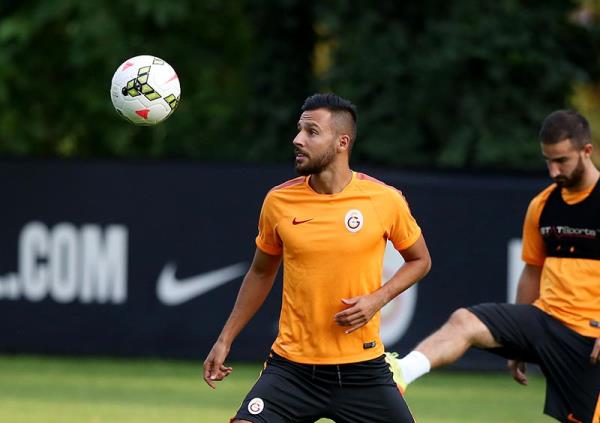 GALATASARAY  <br>  Yasin ztekin -----------> Alemannia Scharnhorst* (1994-1996)      <br>  *Almanya'da bulunan amatr futbol takm