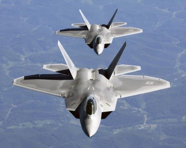 F-22 Raptor<br>  150 Milyon Dolar (Lockheed Martin tarafndan retilen jet, federal yasalar gerei sadece Amerikan ordusunda bulunuyor)