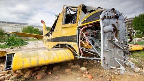 3- 1972 ylnda Andes'te uak kazas geiren yolcular, kazada len ailelerinin donmu cesetlerini yiyerek hayatta kald.